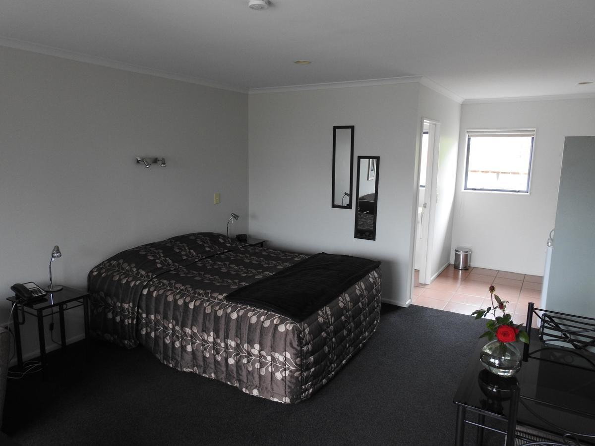 Tudor Lodge Motel 하웨라 외부 사진