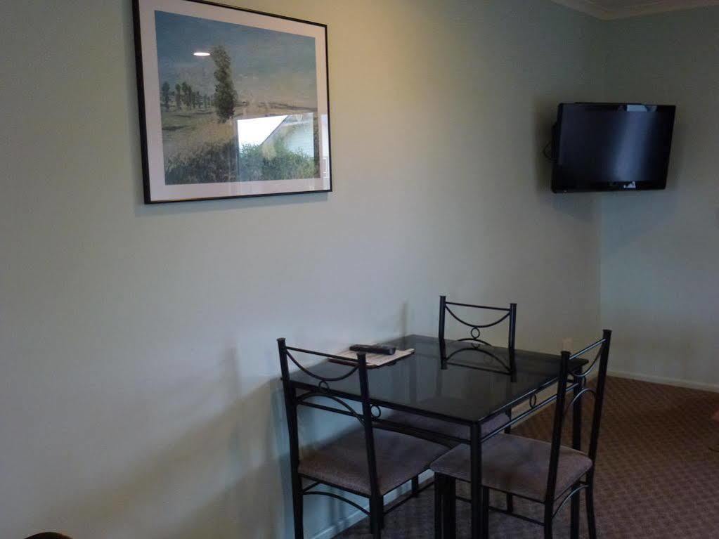 Tudor Lodge Motel 하웨라 외부 사진